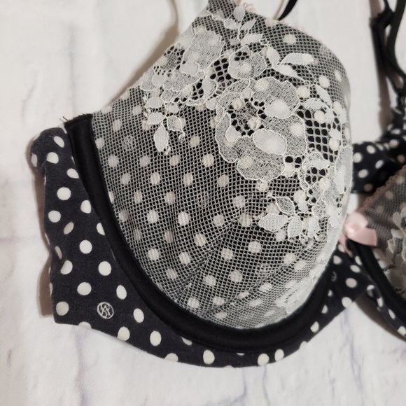 Victoria's Secret size 32C - Picture 2 of 7